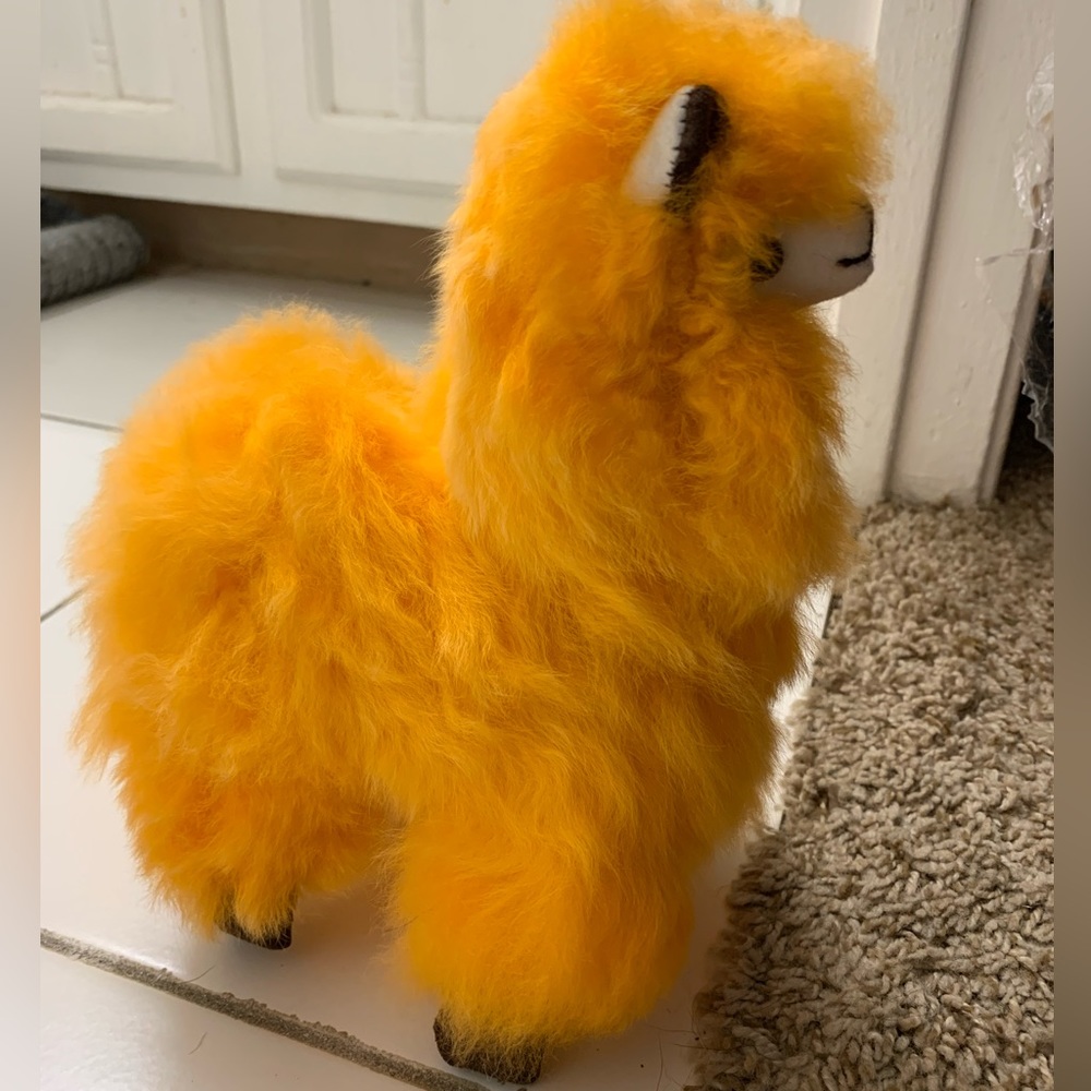 Brand new alpaca stuffed animal!